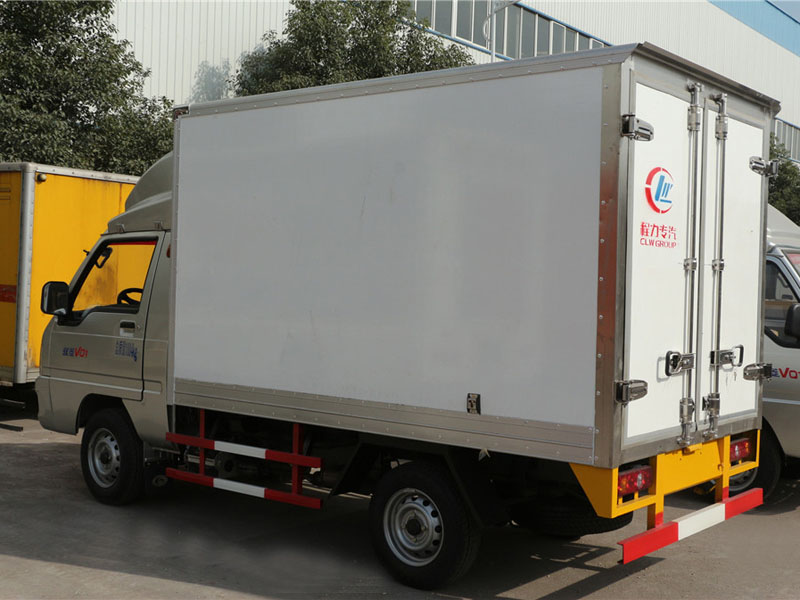 福田馭菱后雙輪2.9米貨廂冷藏車(chē)