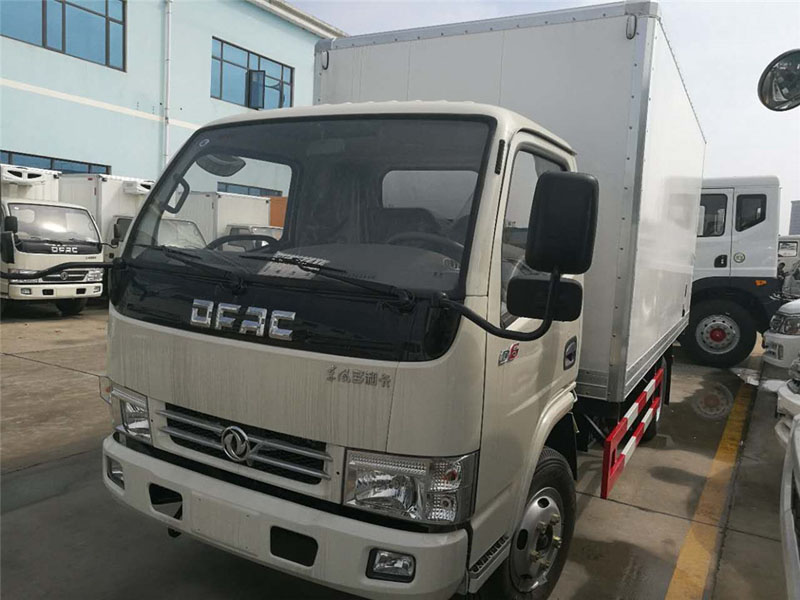 東風(fēng)小多利卡CLW5040XLC5型冷藏車(chē)