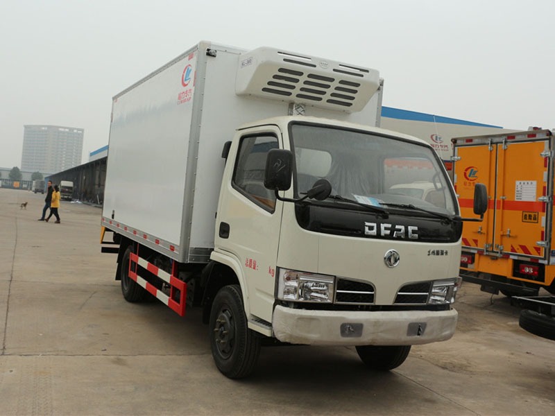 東風(fēng)小多利卡CLW5040XLC5型冷藏車(chē)