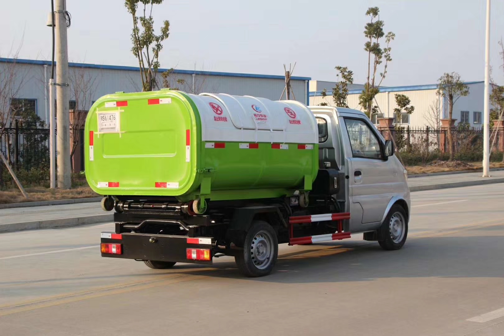 東風(fēng)小康（3立方）勾臂垃圾車
