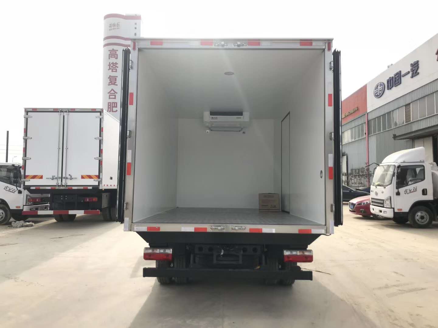東風凱普特藍牌冷藏車