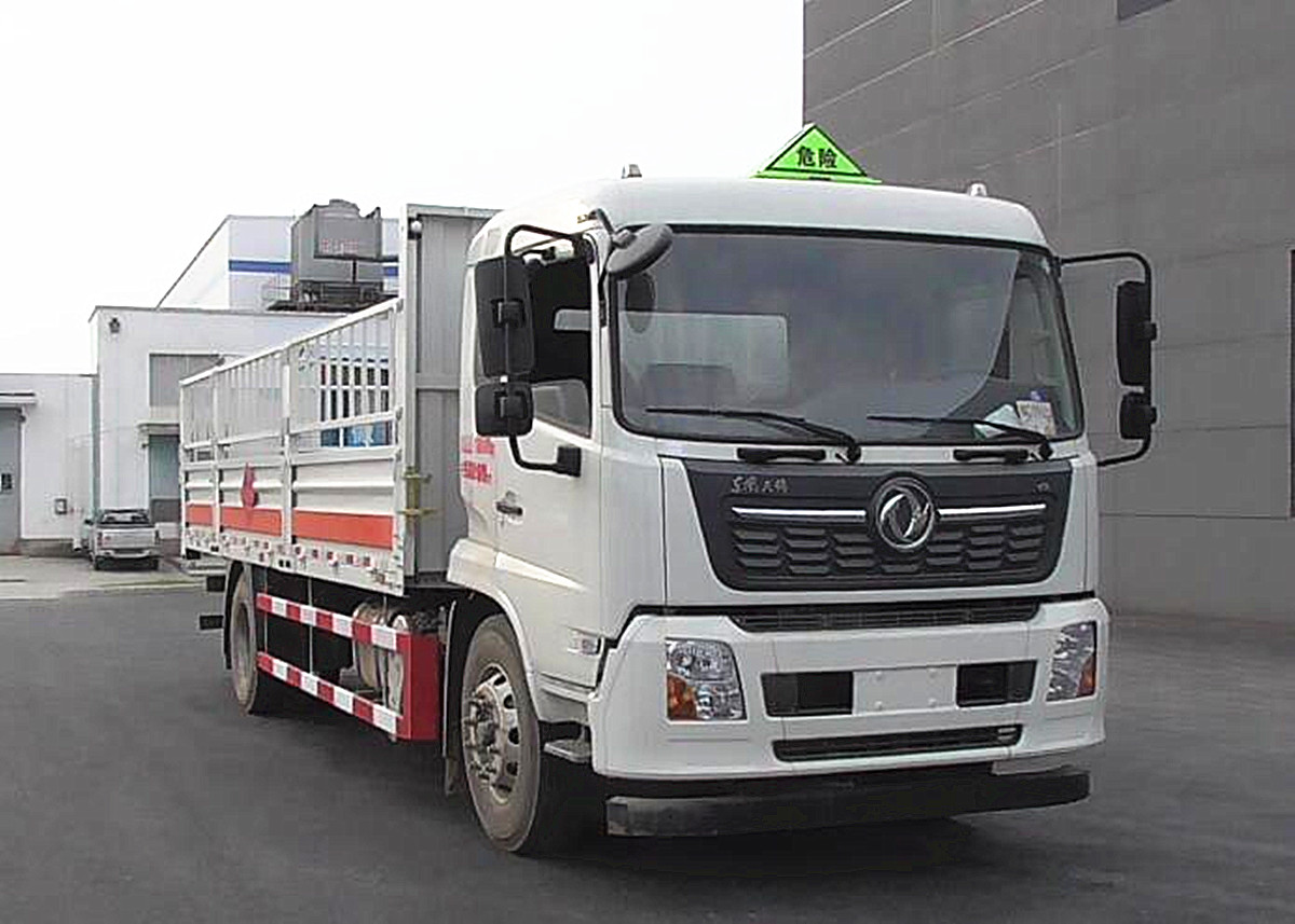 東風(fēng)天錦國六6.8米氣瓶運輸車