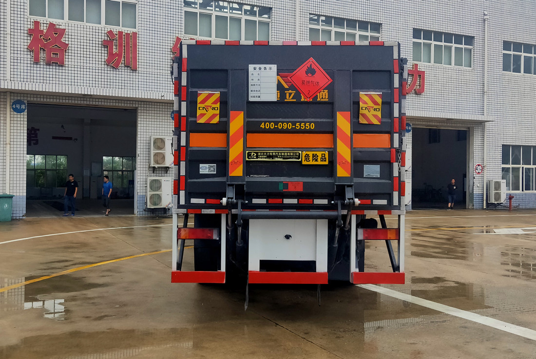 東風(fēng)天龍國(guó)六9.6米氣瓶運(yùn)輸車