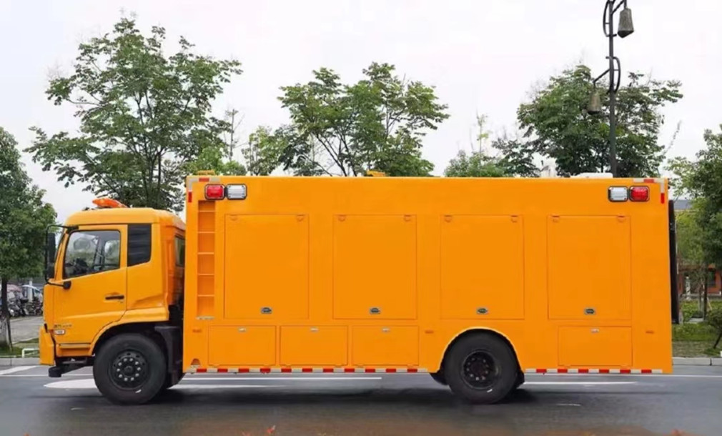 東風(fēng)天錦3000立方排澇救險車