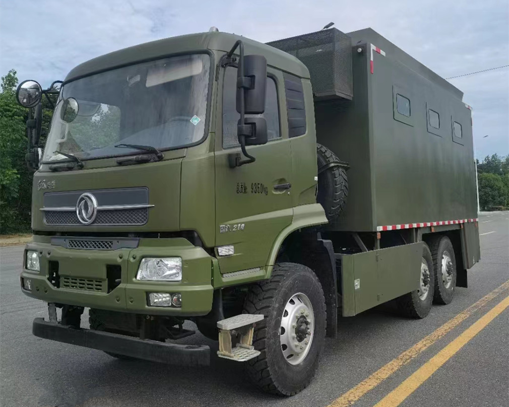 東風(fēng)6×6越野六驅(qū)炊事車(chē)