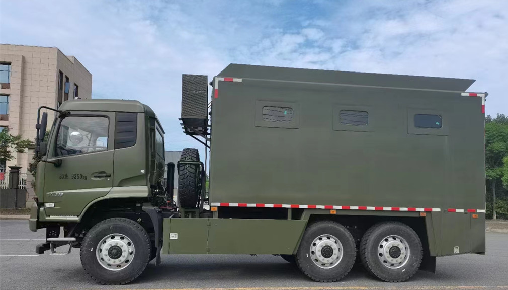 東風(fēng)6×6越野六驅(qū)炊事車(chē)