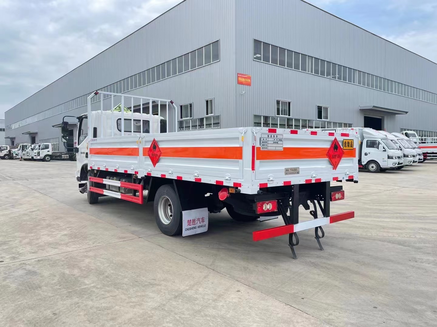 福田奧鈴4.8米氣瓶運(yùn)輸車(chē)/黃牌5噸
