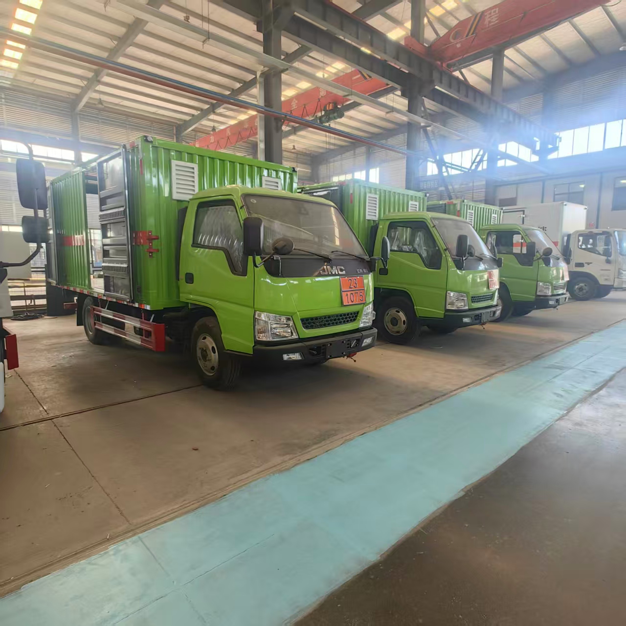12月新的開(kāi)始，江鈴易燃?xì)怏w廂式車(chē)批量發(fā)車(chē)