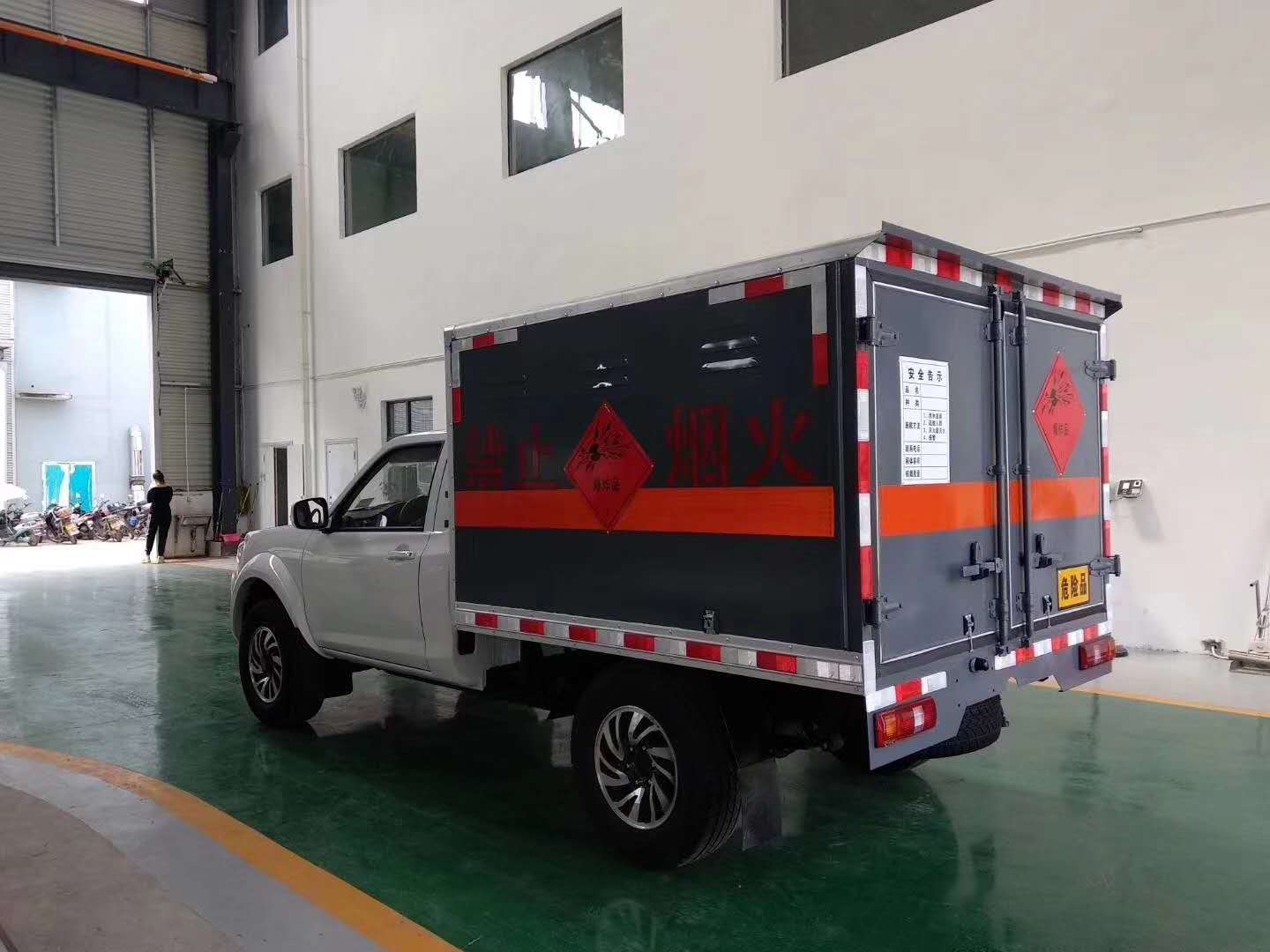 新車熱薦——東風(fēng)日產(chǎn)皮卡爆破器材運(yùn)輸車