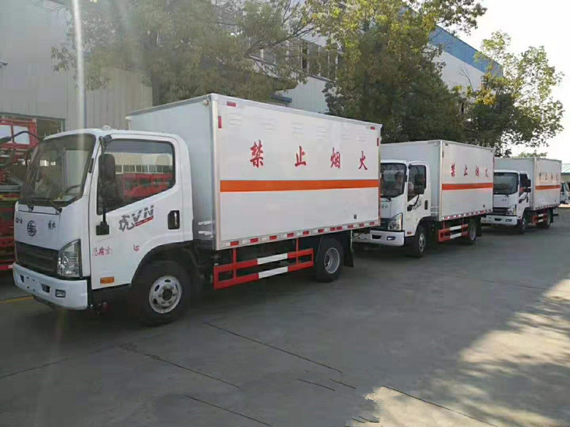 湖南胡總自提三臺解放虎V雜項危貨車