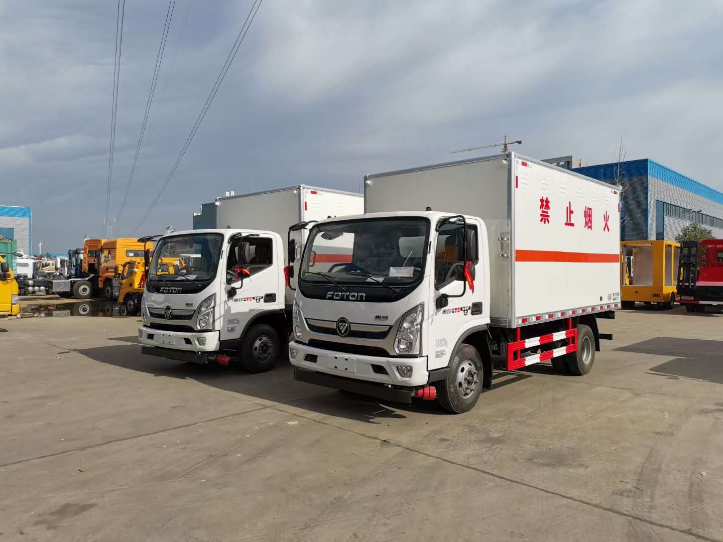 肇慶吳總訂購2臺福田奧鈴危險品車