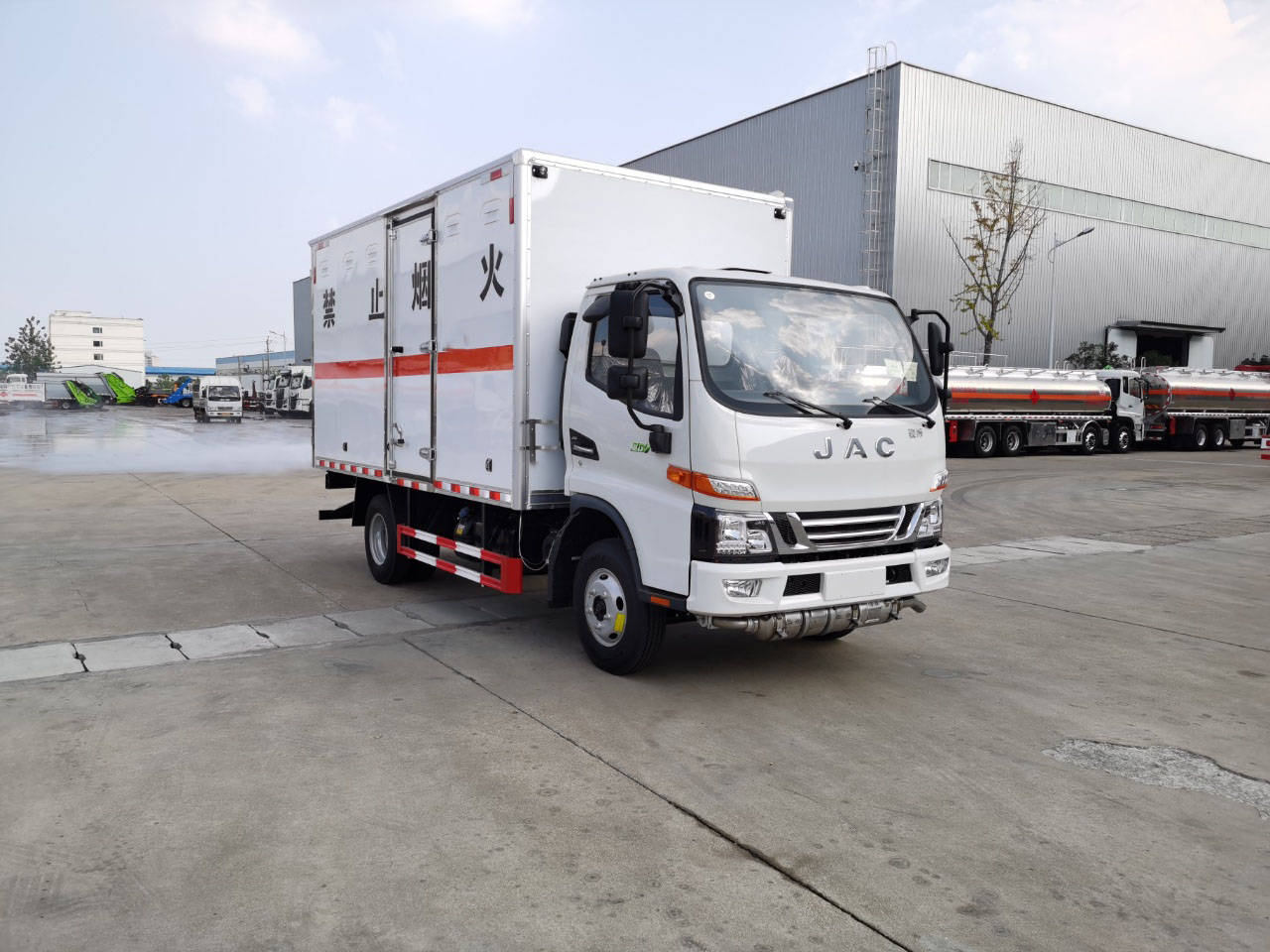 江淮駿鈴V5藍牌國六氣體廂式運輸車