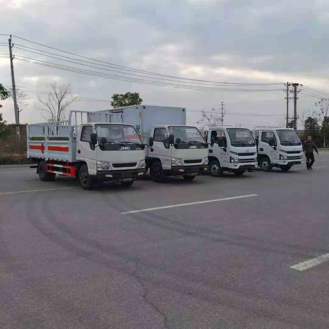 青島李總訂購4臺危險(xiǎn)品車