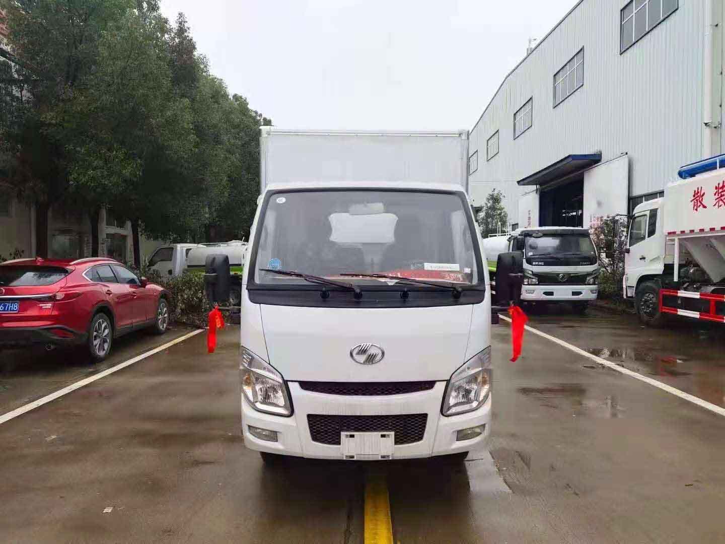 躍進國六汽油腐蝕品廂式車