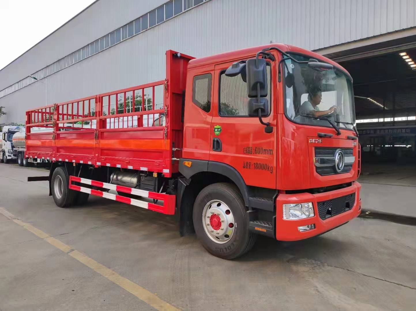 東風(fēng)多利卡D9紅色高欄氣瓶運(yùn)輸車