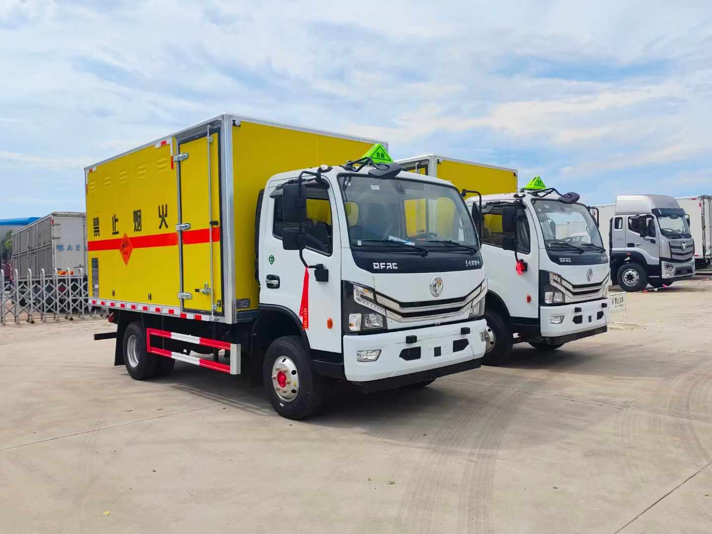 湖南李總批量訂購東風5噸爆破車