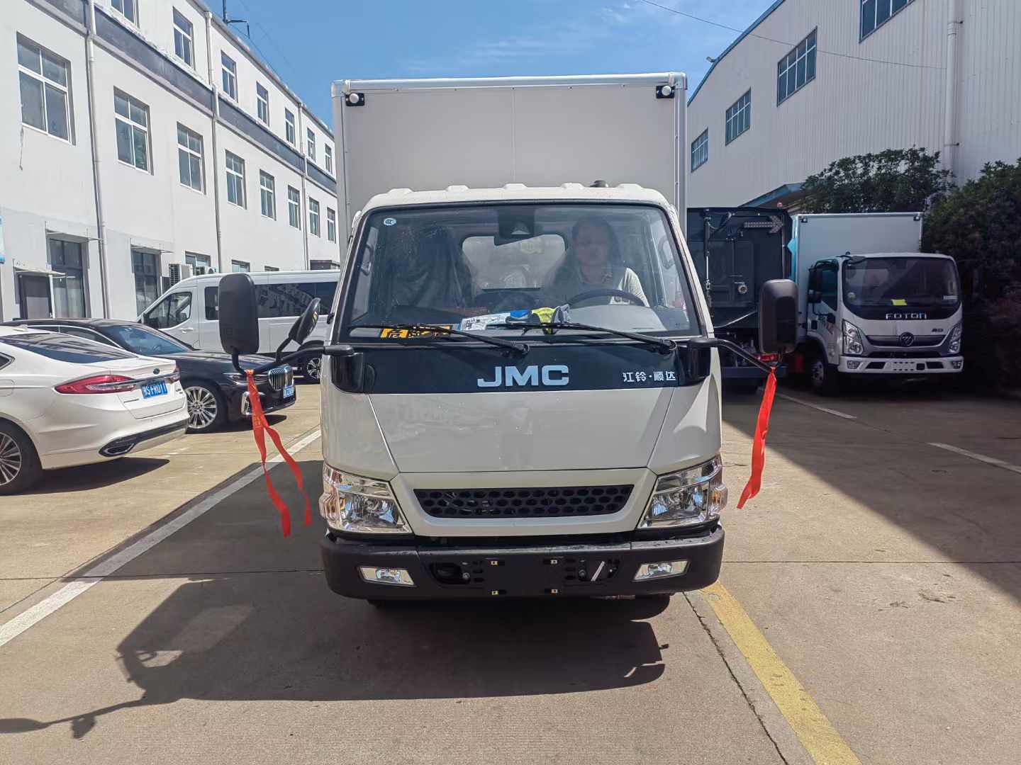 江鈴順達(dá)3米5國六爆破器材運(yùn)輸車
