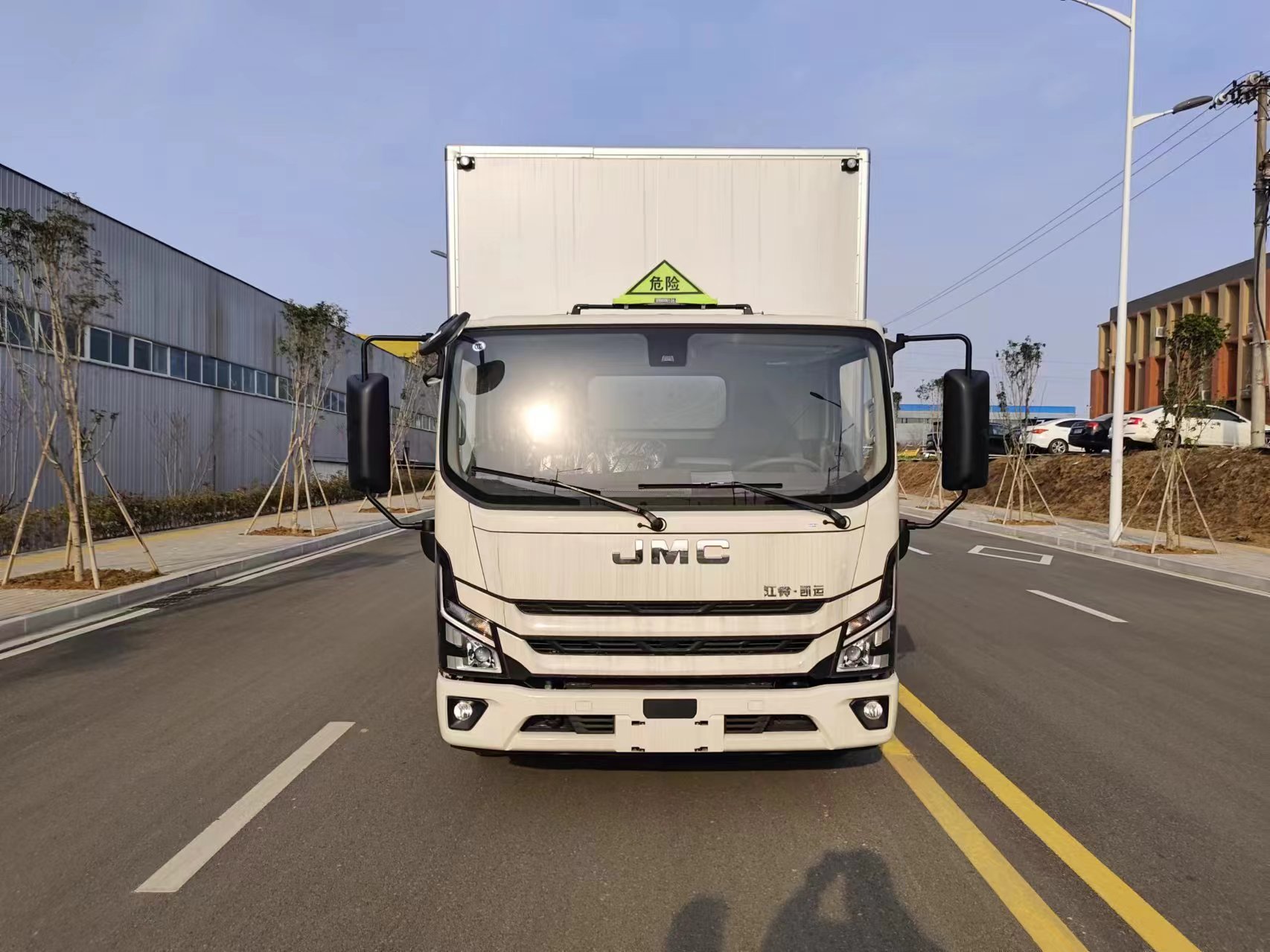江鈴凱運(yùn)國六1.2噸藍(lán)牌爆破車