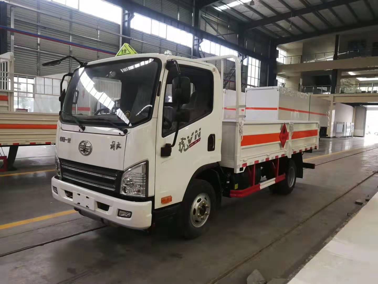 重要的事情說三遍，解放4.2米低欄板氣瓶運輸車現(xiàn)車！現(xiàn)車！現(xiàn)車！