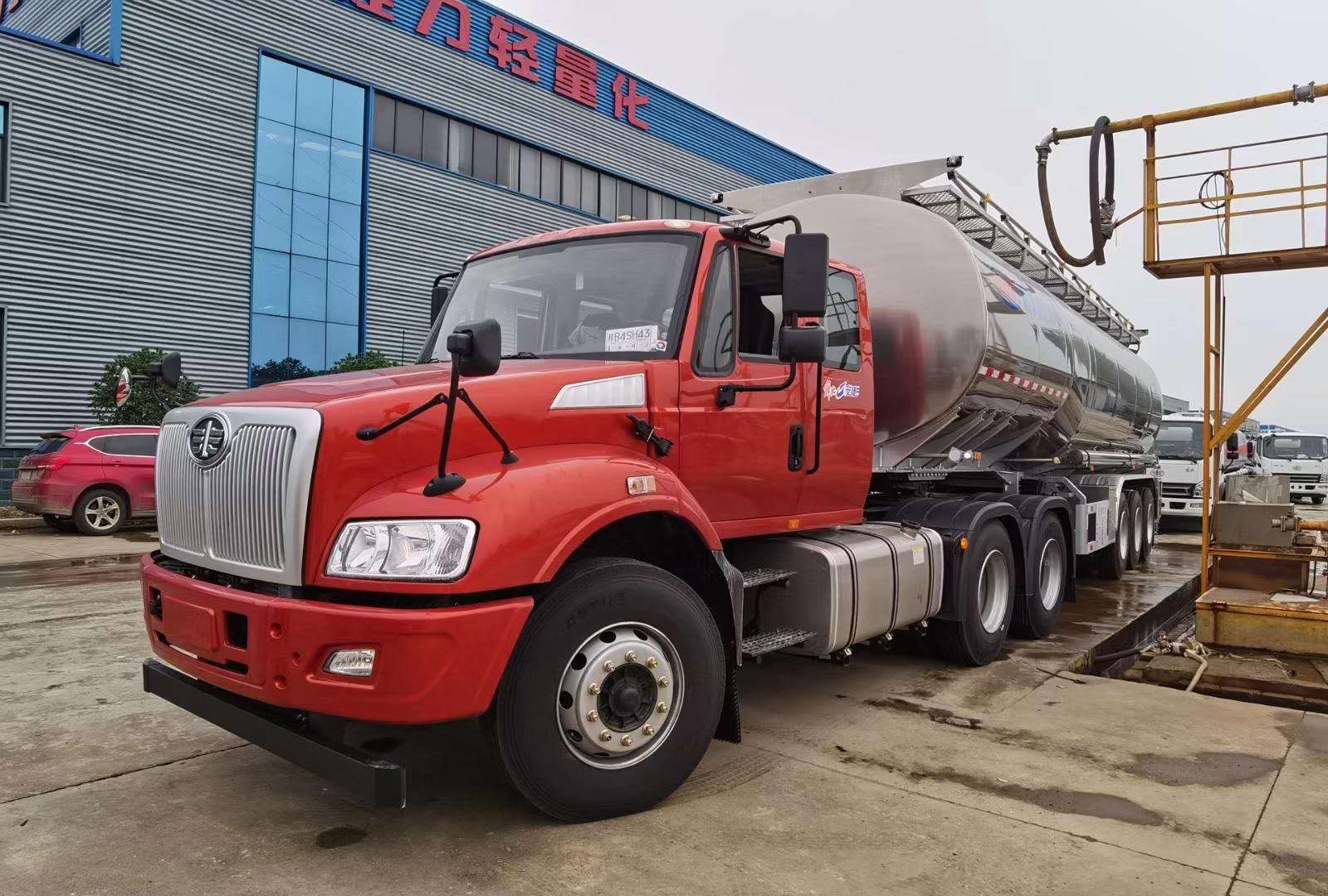 一汽解放尖頭牽引頭帶鋁合金半掛油車詳細(xì)配置