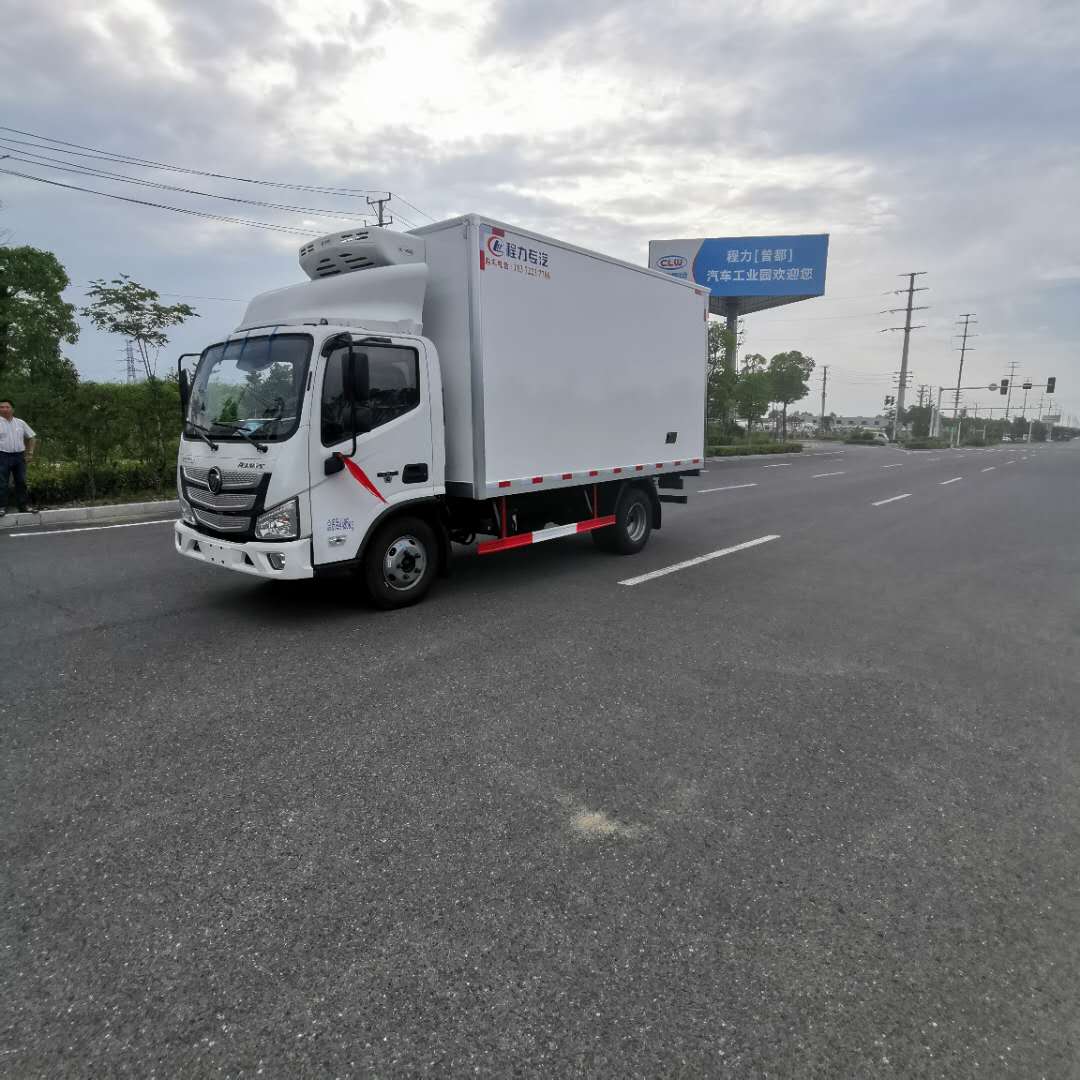 藍(lán)牌超大額載冷藏車——福田歐馬可S1國(guó)六冷藏車