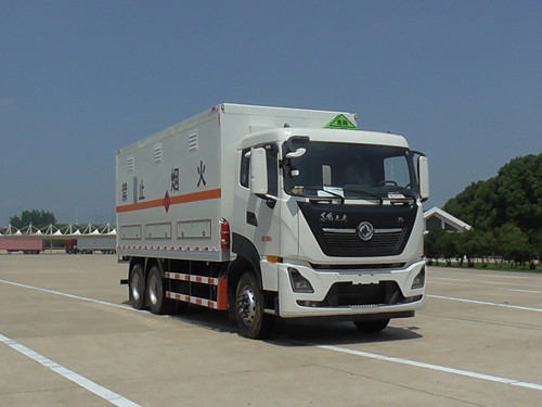 東風(fēng)天龍后雙橋帶翼展危險品車