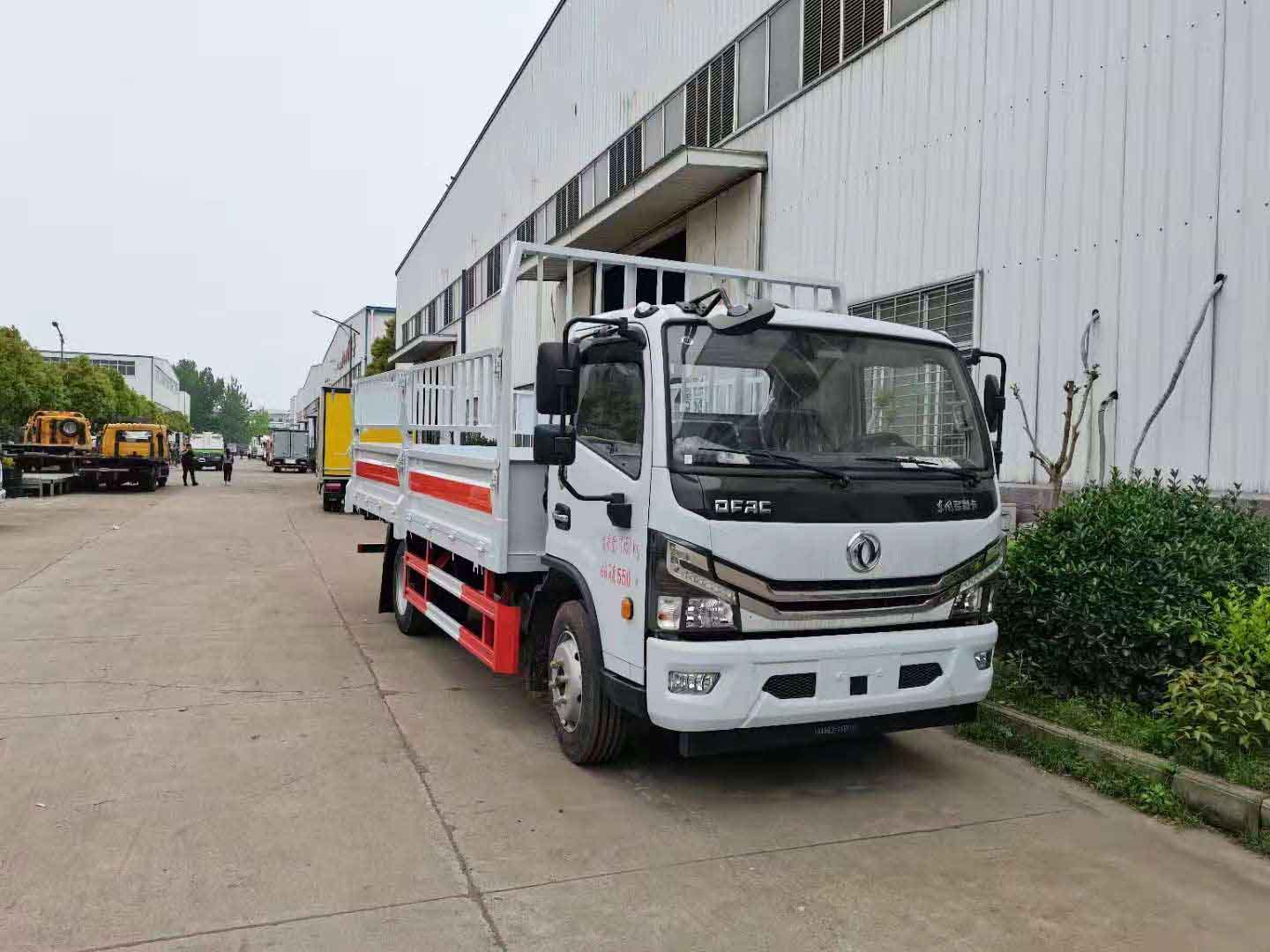 東風大多利卡國六玉柴165馬力氣瓶車
