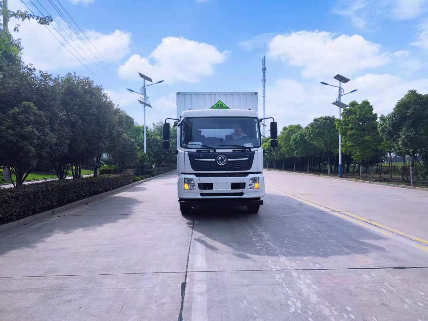 東風天錦瓦楞板帶雙側門雜項危險品車