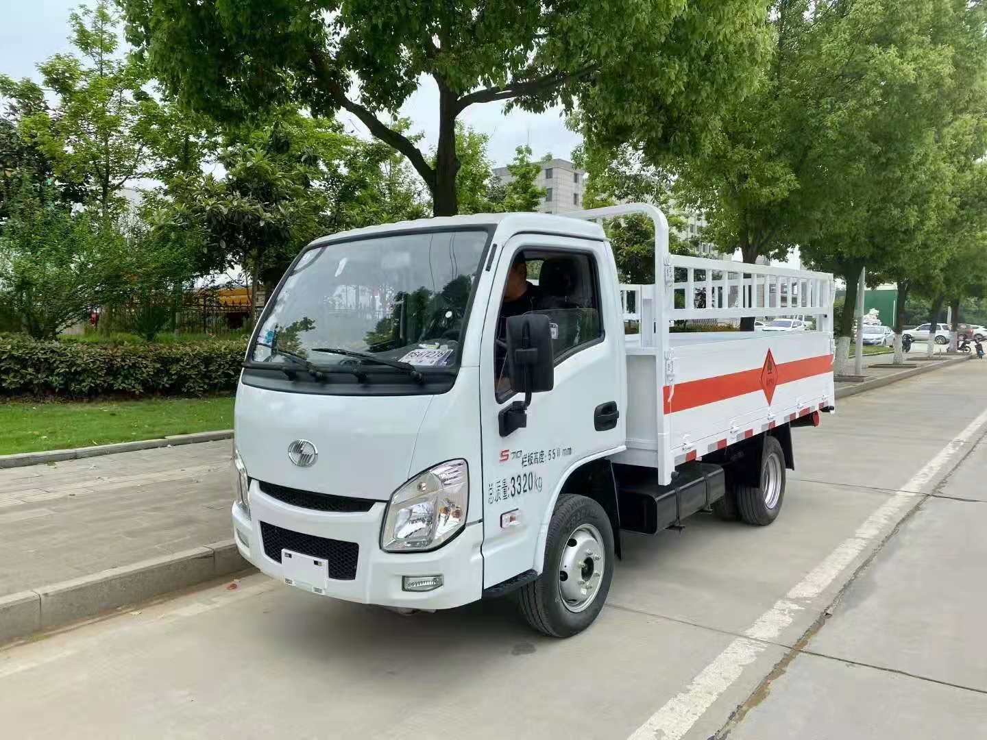 躍進國六汽油氣瓶運輸車