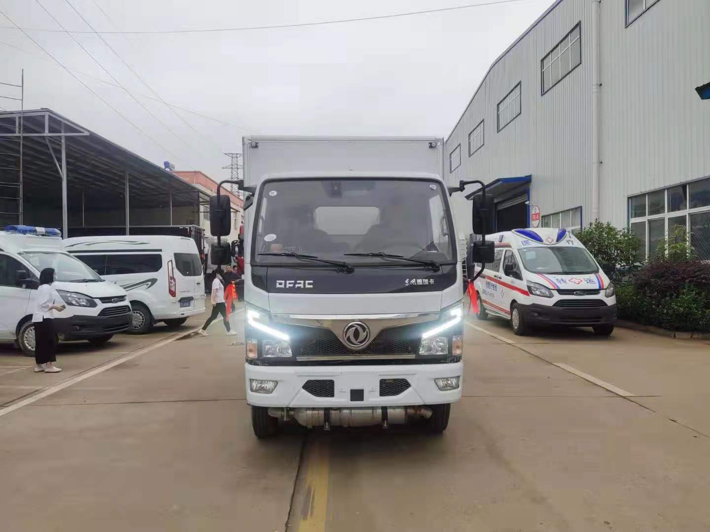 東風(fēng)福瑞卡F6云內(nèi)126馬力藍(lán)牌危險(xiǎn)品車