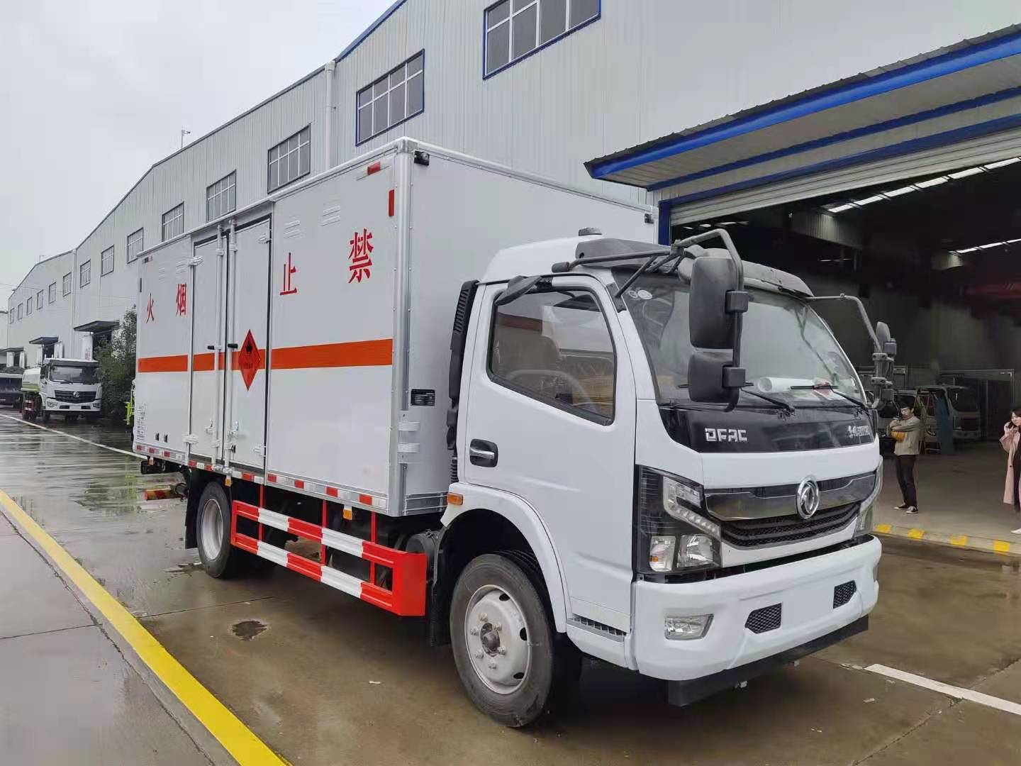 新款車型推薦---東風大多利卡黃牌國六危險品車