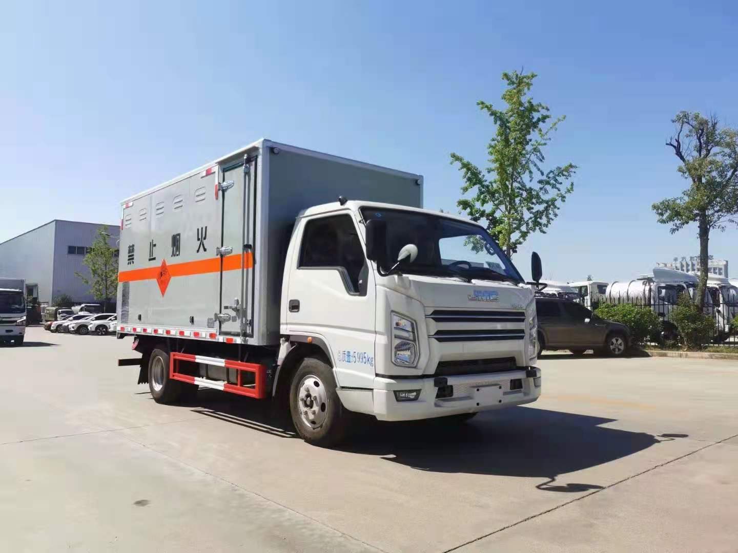 江鈴4米2黃牌國(guó)六爆破器材運(yùn)輸車