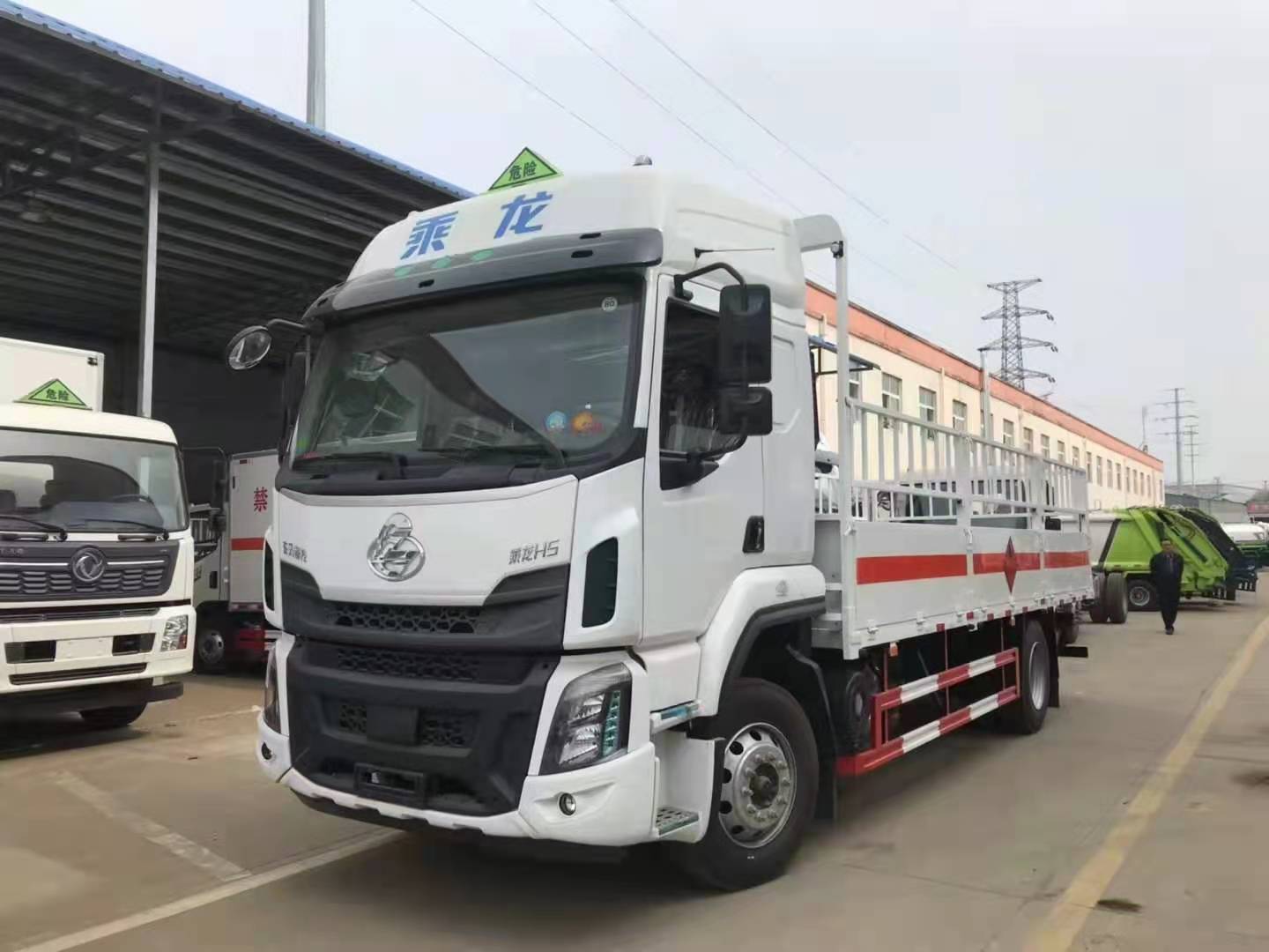 柳汽國(guó)六6米8氣瓶運(yùn)輸車