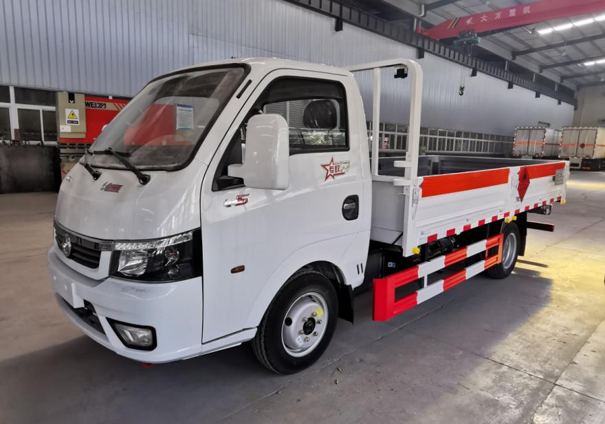 東風途逸邊板五開3米1國六氣瓶車