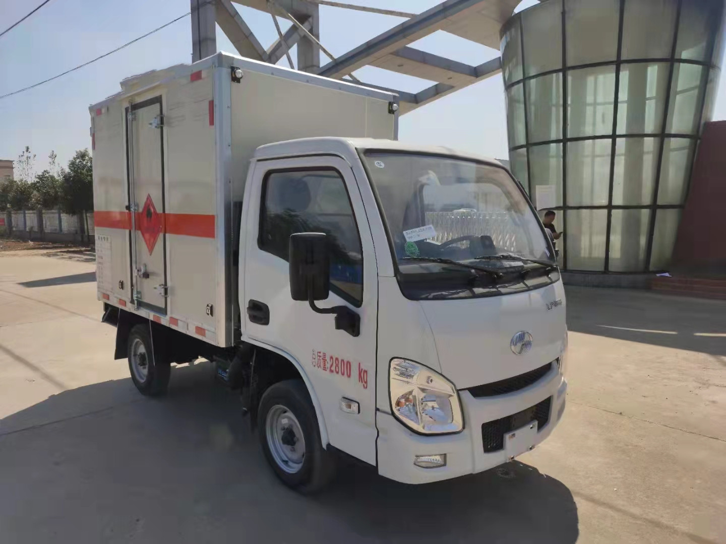 躍進后單輪國六危險品車