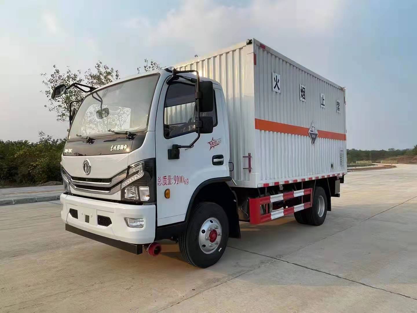 東風多利卡D6寬體黃牌國六瓦楞板腐蝕性物品廂式運輸車