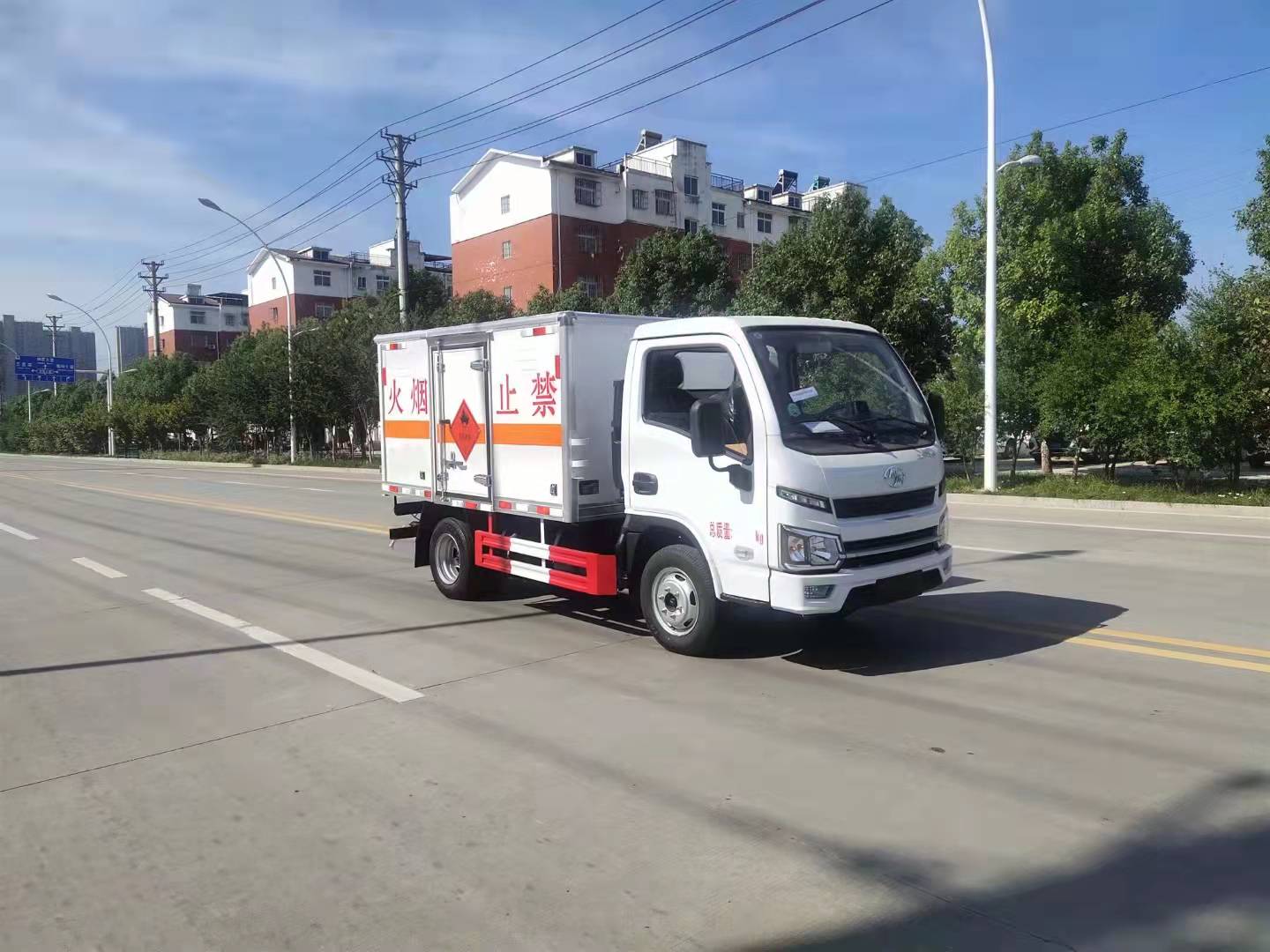 躍進可進礦洞國六爆破器材運輸車