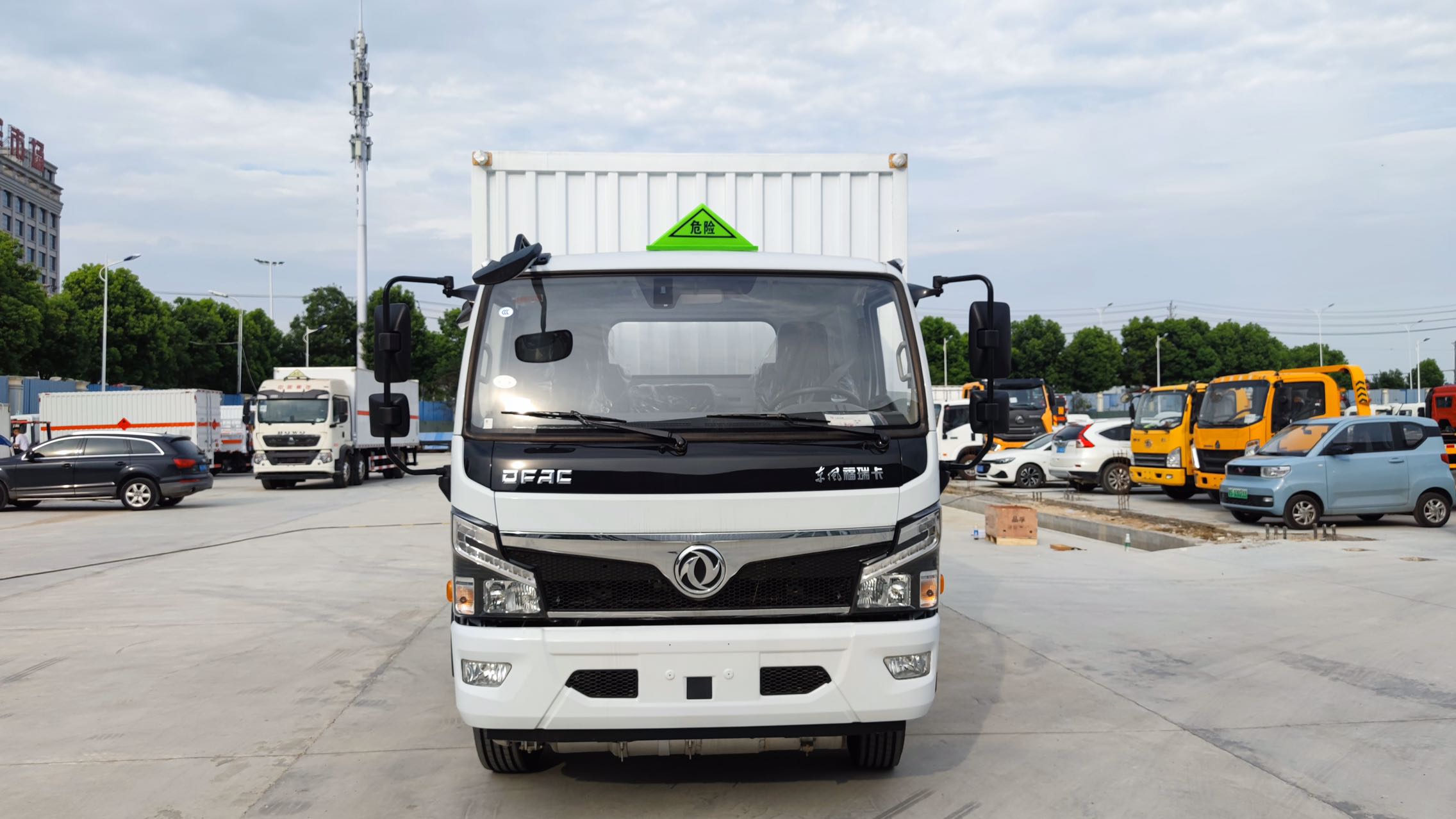 東風大福瑞卡國六云內(nèi)150危貨車