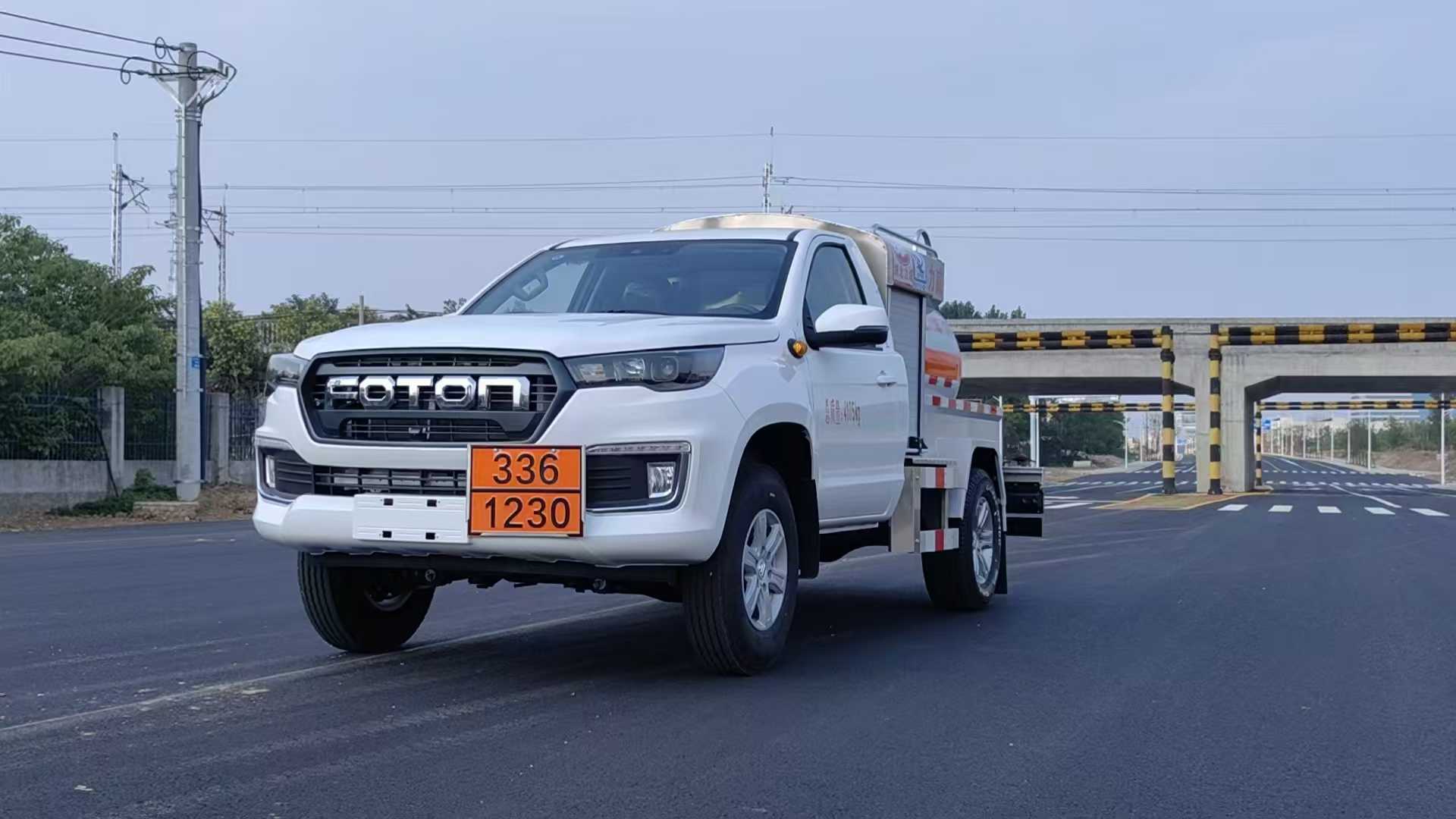 福田皮卡四驅(qū)國六油田專用注醇車