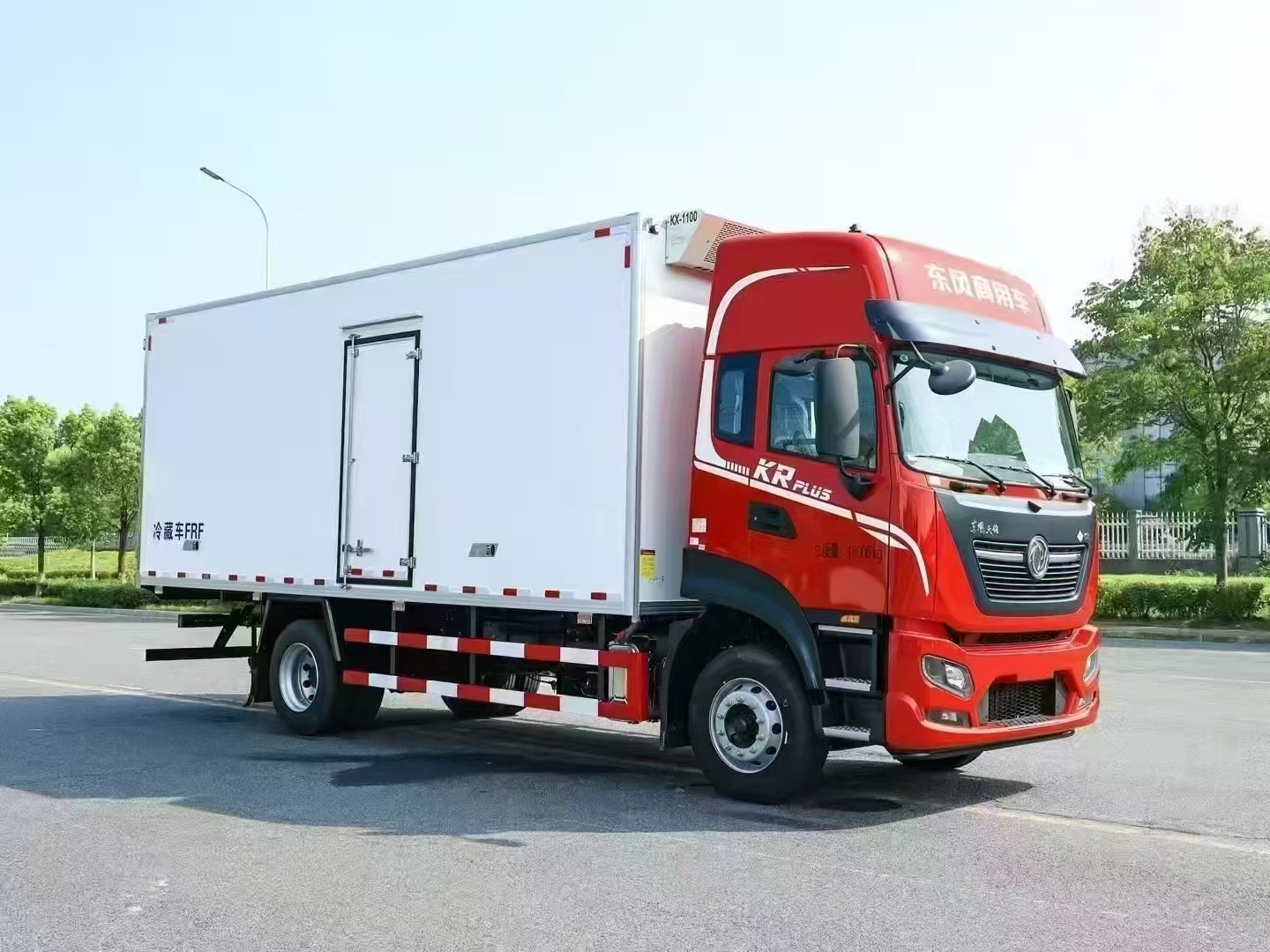 東風(fēng)天錦PLUS康機280國六6.8米天然氣冷藏車