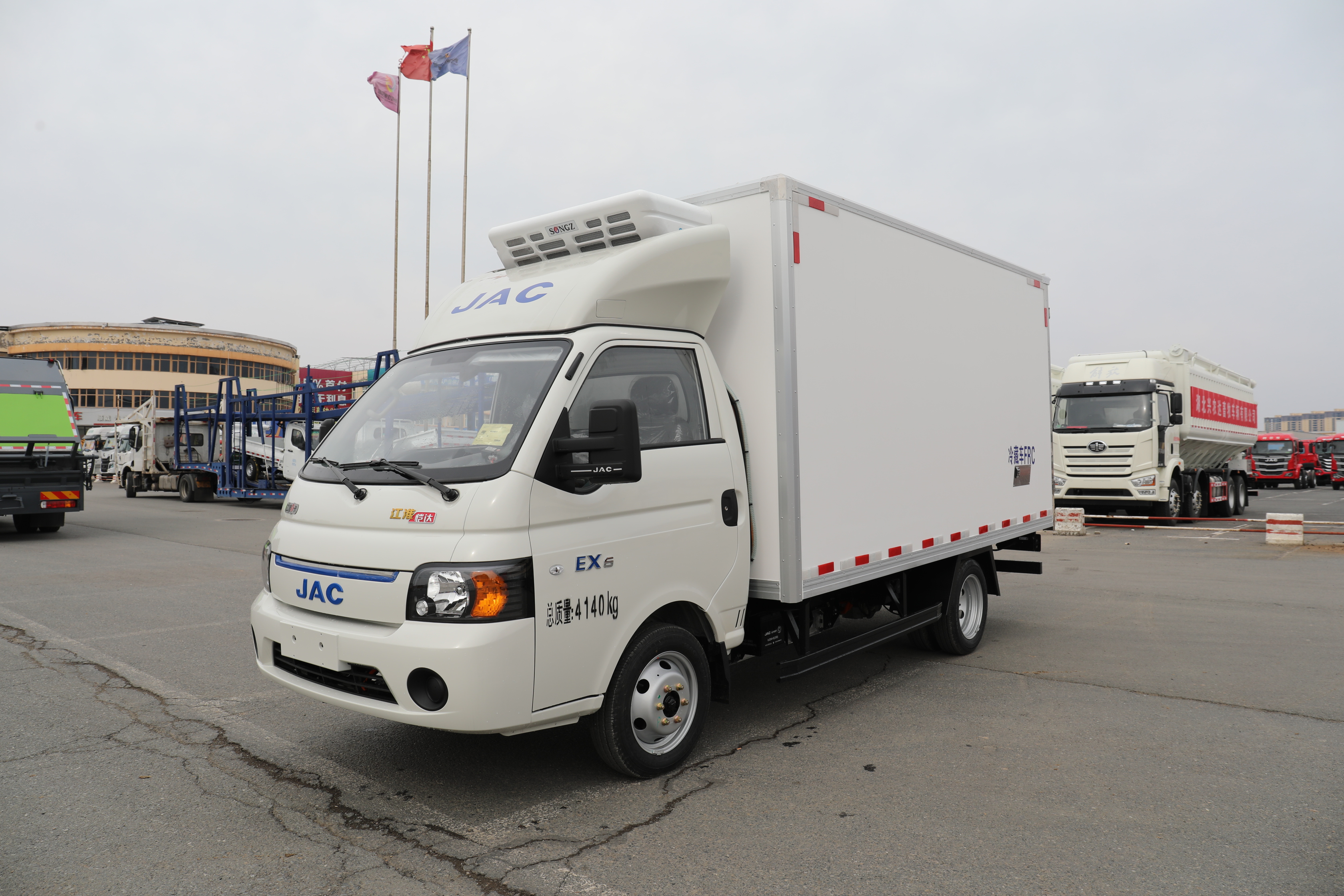 江淮愷達(dá)EX6國(guó)六純電動(dòng)雙胎冷藏車