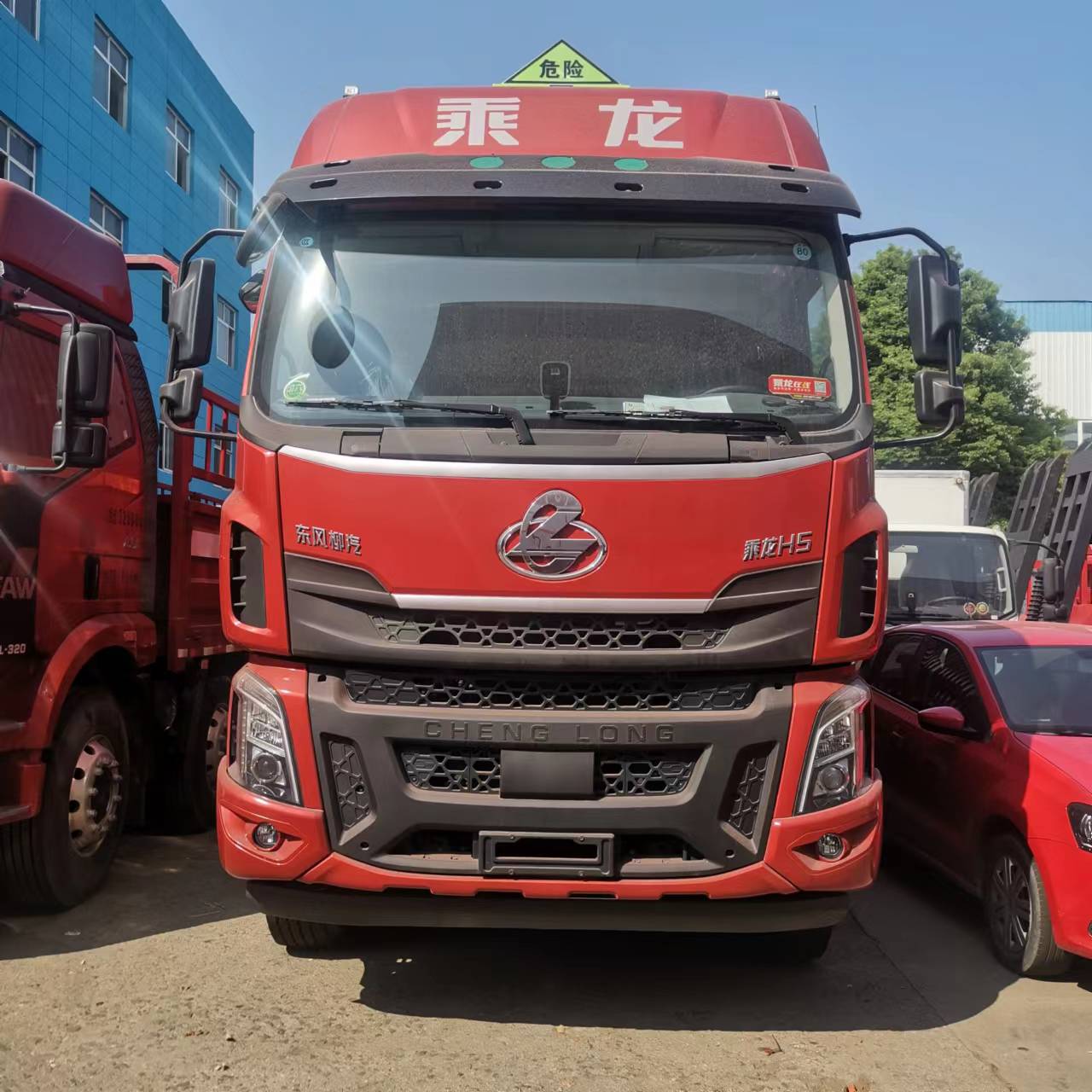 柳汽乘龍4軸國六放射性危化品車