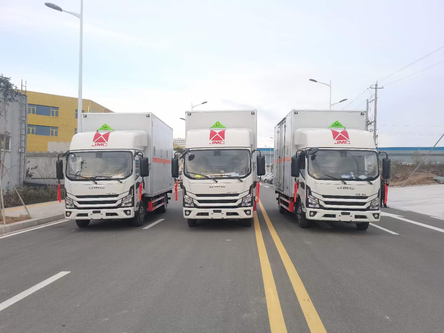 江鈴凱運國六爆破器材運輸車3臺齊發(fā)
