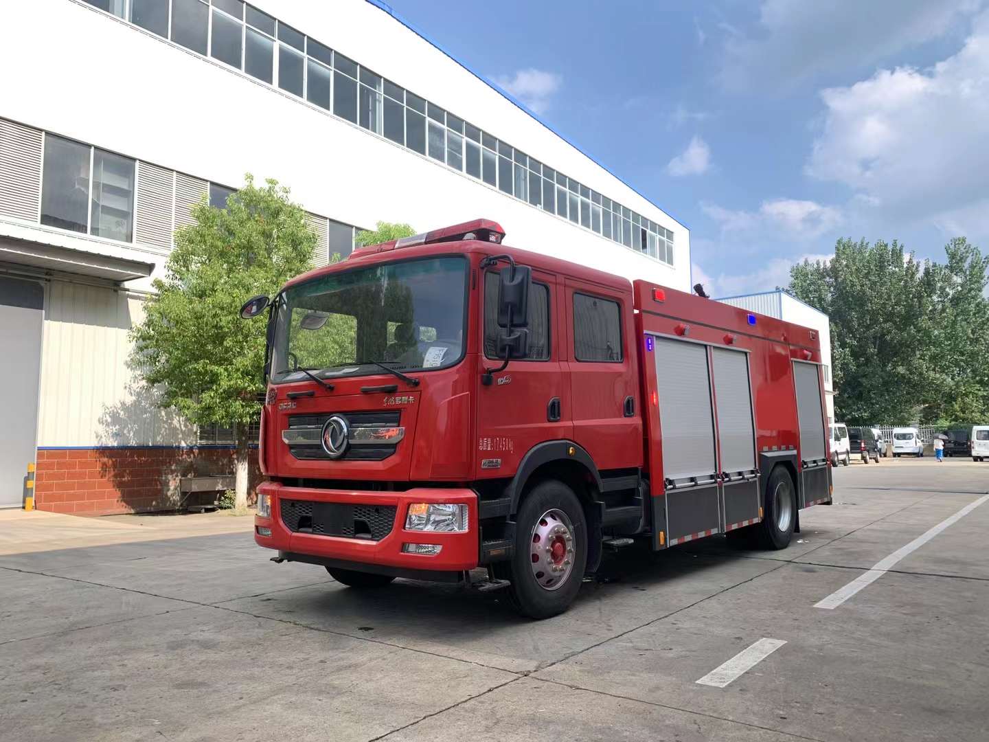 東風(fēng)D9國六雙排8噸消防車