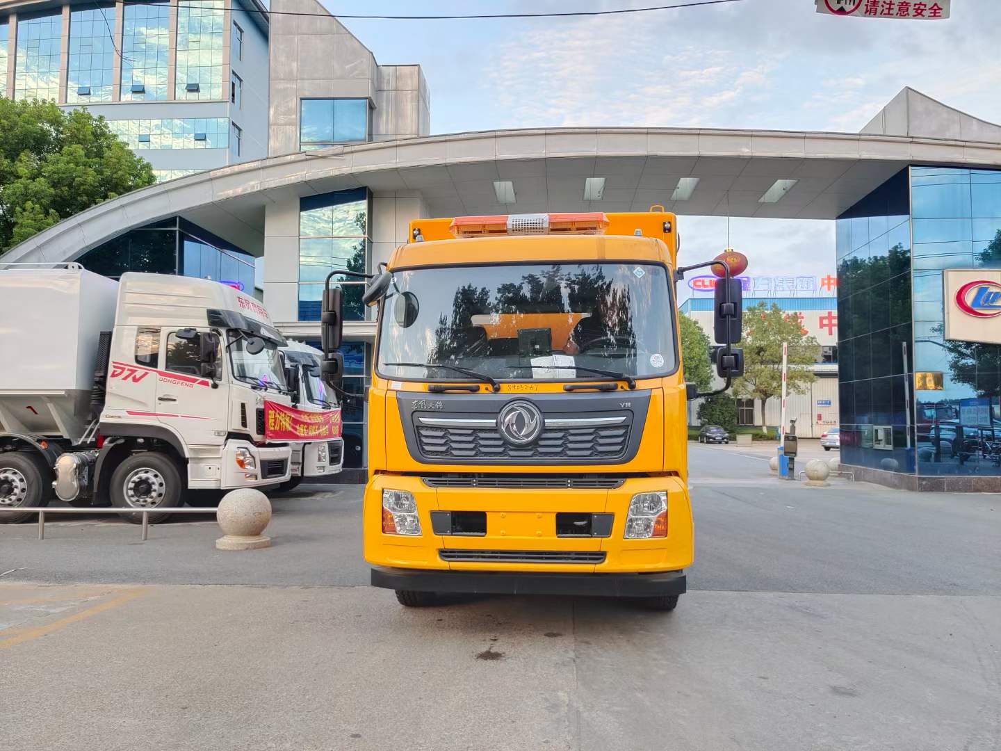 東風(fēng)天錦3000立方國六救險(xiǎn)排澇車