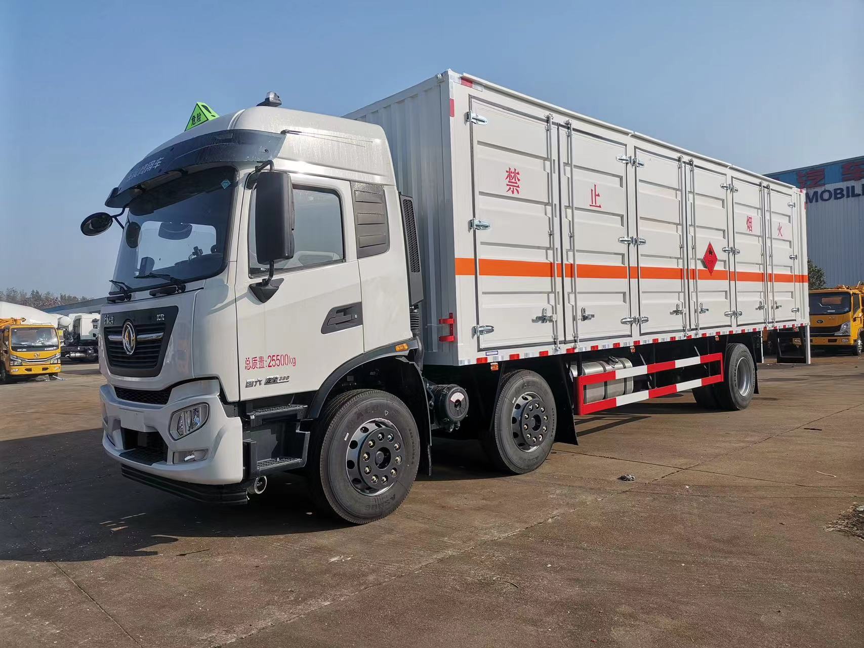 天錦三軸高頂雙臥7米7雜項危險品車