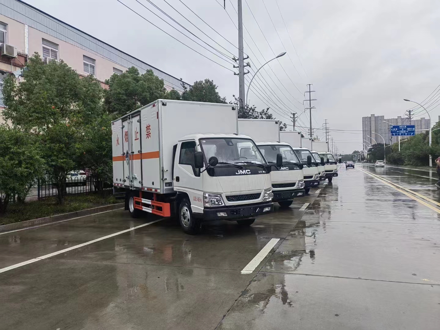 山西李總訂購5臺江鈴國六雜項危險品車
