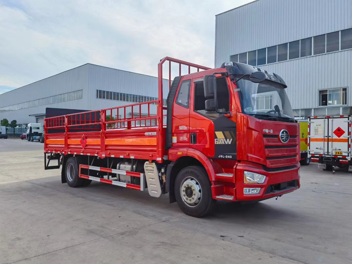 6米8合規(guī)的氣瓶車——240馬力解放J6L國(guó)六氣瓶車
