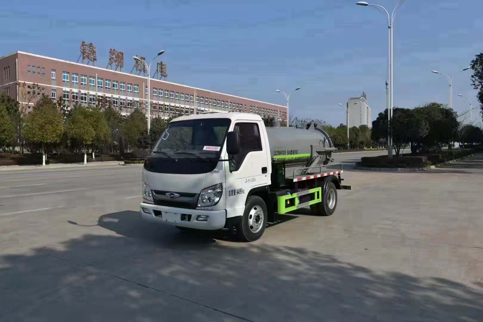 福田小卡之星3國六2.3方藍牌吸污車
