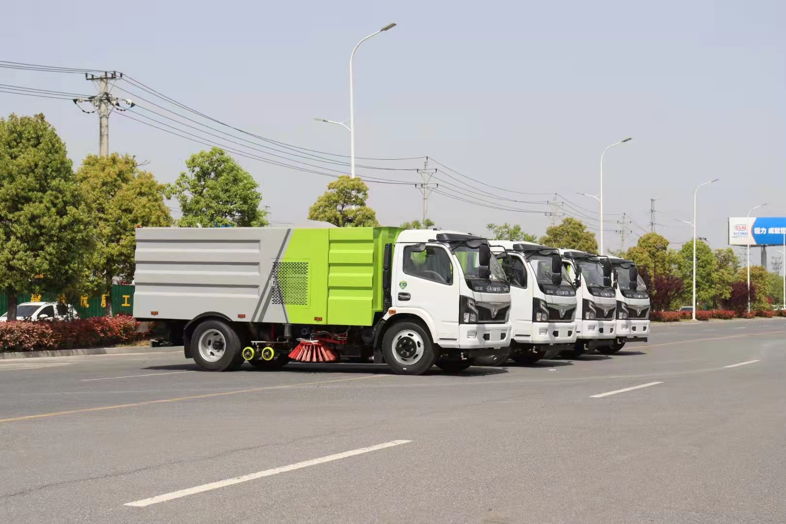 四臺東風(fēng)大福瑞卡國六洗掃車發(fā)車